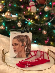 #ad| 6 Gifts to add to Your Wishlist with Babbleboxx! This list have gifts for everyone, from teachers, co workers to your significant other! Plus who doesn't love headphones that feel like you're not wearing any! #WishListBboxx