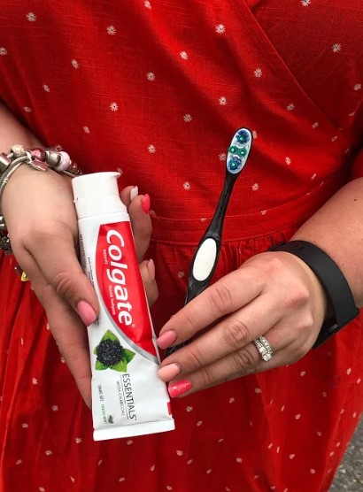 #ad| Are you ready for Spring!? I’m sharing my favorite dress and accessories, you’ll never guess the last one! New Colgate Essentials Toothpaste with Charcoal from Walmart! @Colgate #ColgatePartner #ColgateEssentials